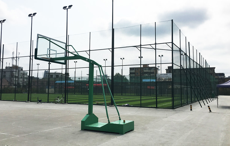 籠式足球場 籃球架