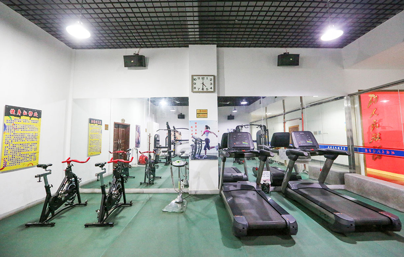 單位健身房器材