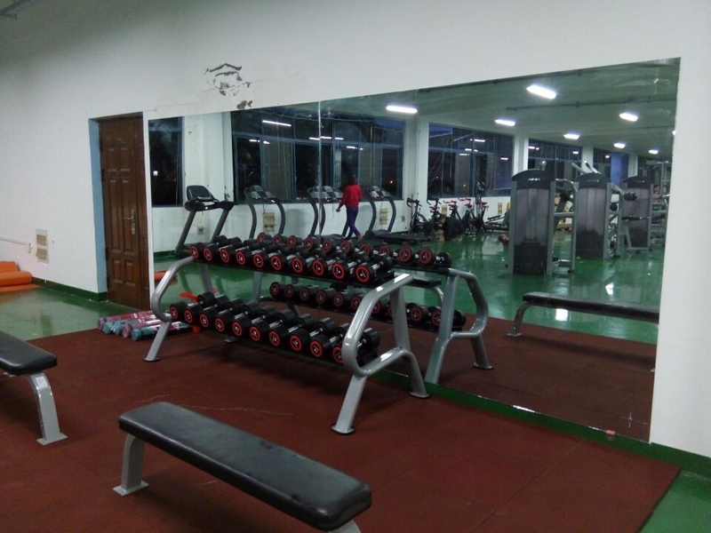 單位健身房器材