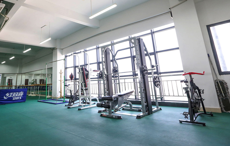 單位健身房器材