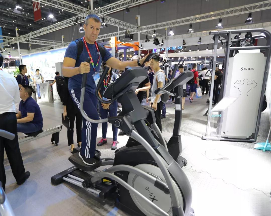 健身器材-橢圓機