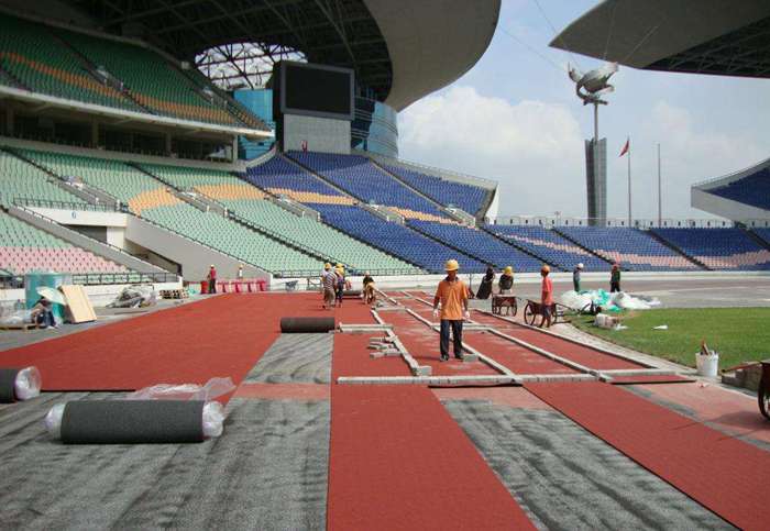 廣西健身器材廠家-預(yù)制型塑膠跑道