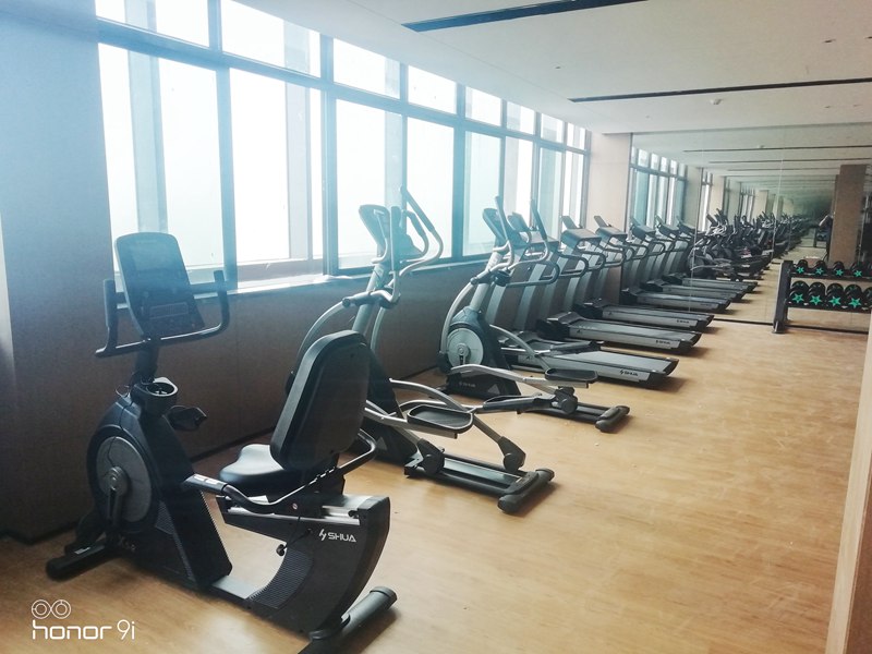 企事業(yè)單位健身房|房地產(chǎn)社區(qū)健身房-廣西快盈VIII體育健身器材有限公司