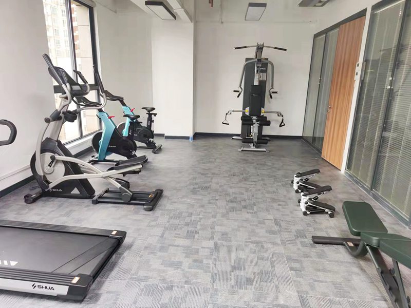 企事業(yè)單位健身房器材-廣西快盈VIII體育健身器材有限公司