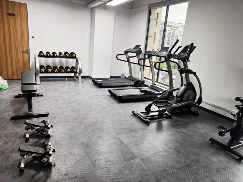 企事業(yè)單位健身房器材-廣西快盈VIII體育健身器材有限公司